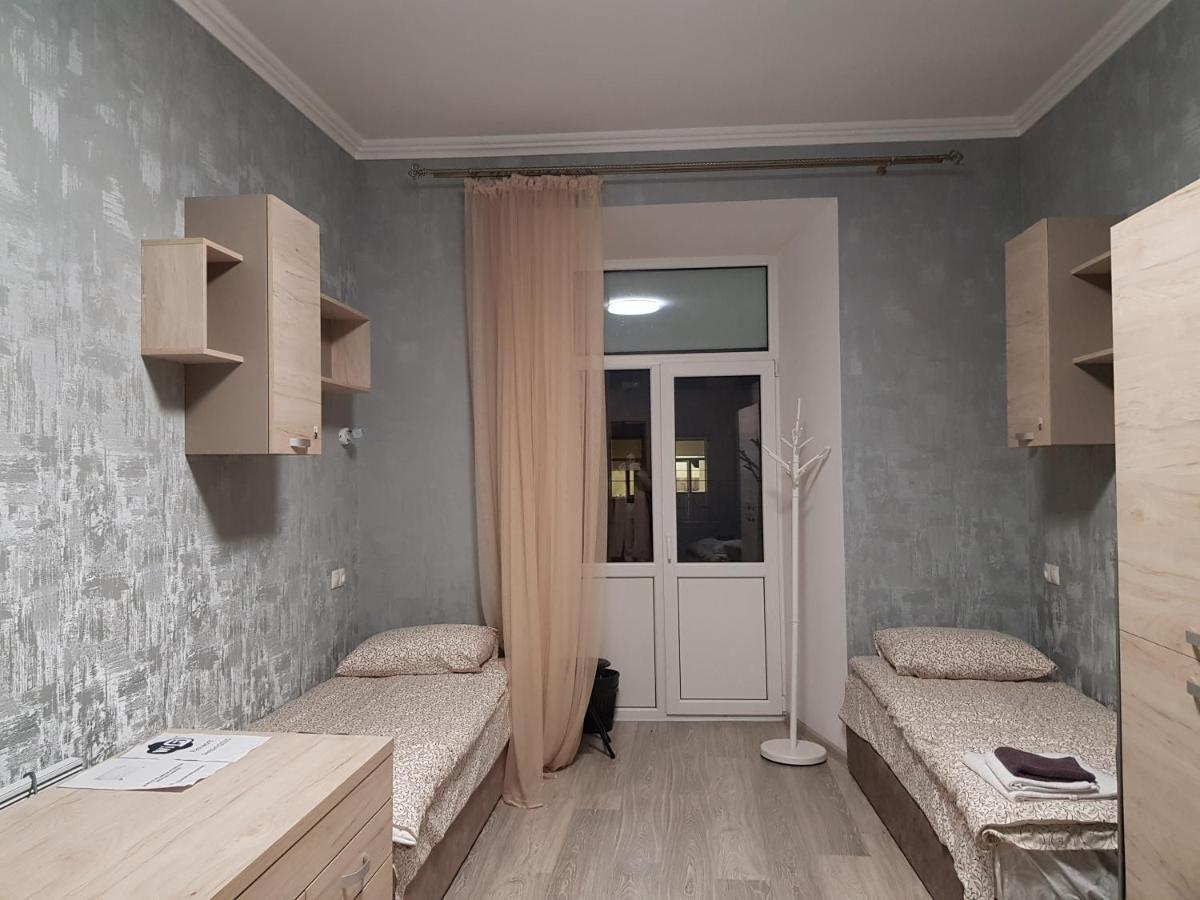 Hostel "Гном & Gnome" Leopoli Esterno foto